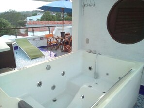Family House, 3 Bedrooms | Property grounds