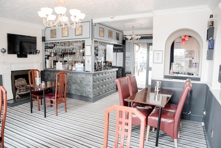 Bar (en la propiedad). Andel Lodge