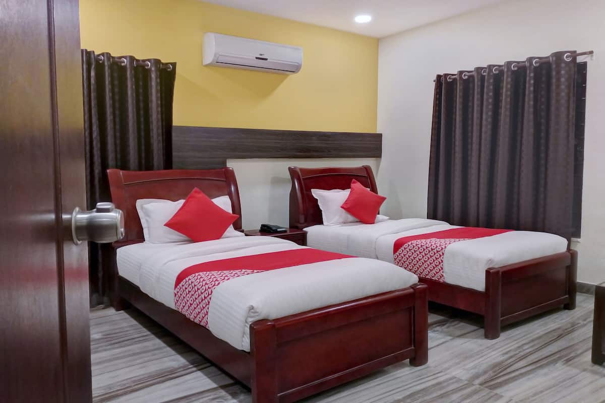 Double or Twin Room | WiFi (free)