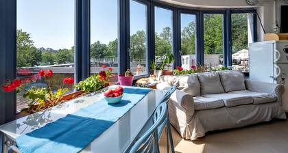 Island Hostel - Adults only