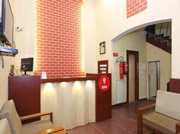 Reception - OYO 7859 Hotel Gurukripa (Raipur)