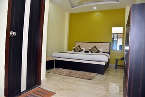 Bed sheets - OYO 10969 Hotel US Residency (Varanasi)