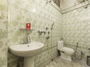 Double or Twin Room | Bathroom | Free toiletries, towels - OYO 10908 Hotel North Point (Siliguri)