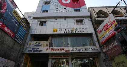 OYO 10685 Hotel Centre Point