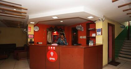 OYO 10685 Hotel Centre Point