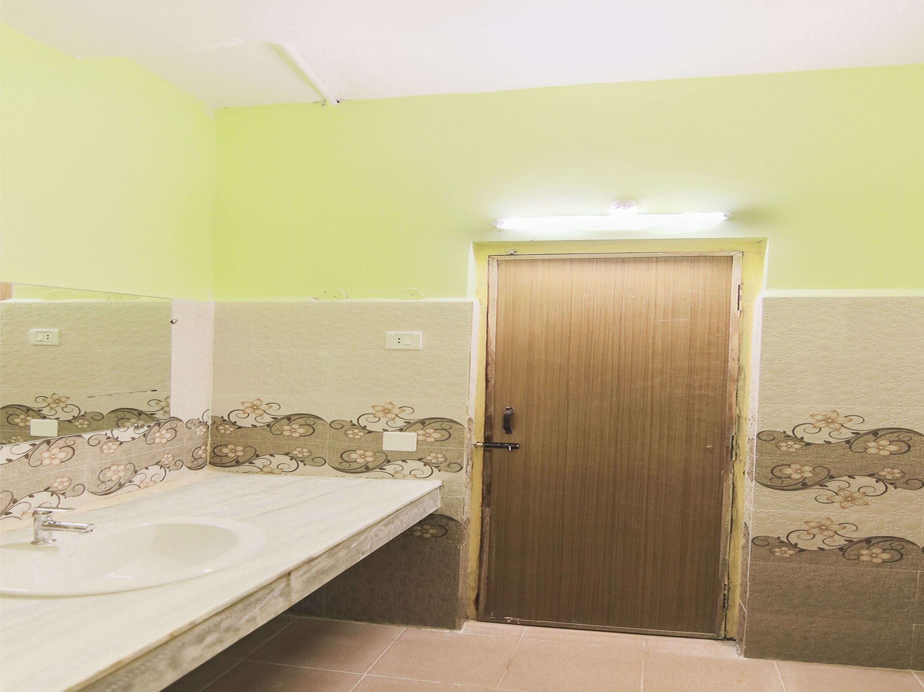 double or twin room | bathroom | shower, rainfall showerhead, free toiletries, towels