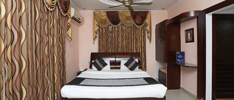 Double or Twin Room | Desk, free WiFi, bed sheets