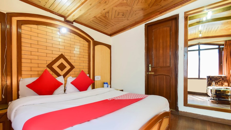 OYO 10692 Hotel Shubham