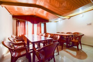 Restaurant - OYO 10692 Hotel Shubham (Shimla)