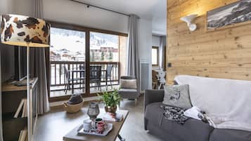 1 bedroom, individually decorated, individually furnished, soundproofing
