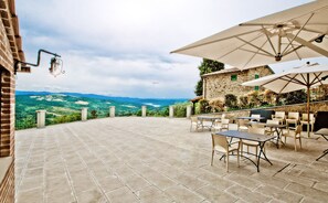 Terrace/patio - Agriturismo Terra di Michelangelo (Caprese Michelangelo)