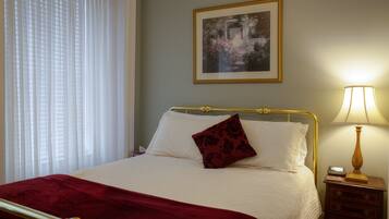 奢華套房, 1 張加大雙人床, 壁爐, 花園景 | 1 間睡房、高級寢具、書桌、熨斗/熨衫板