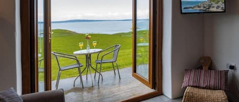 Traditional Cottage, 1 King Bed, Ocean View | Terrace/patio