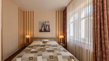 Desk, free WiFi, bed sheets