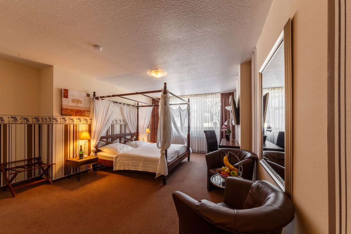 comfort double room | desk, free wifi, bed sheets