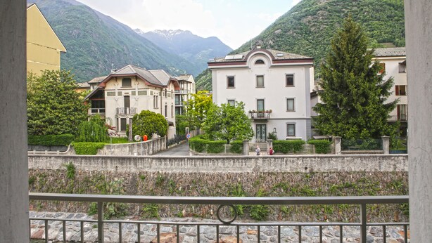 View from property - Albergo Gusmeroli (Tirano)