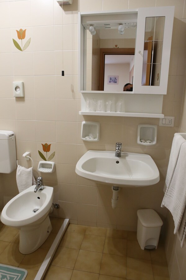 Bathroom - Albergo Gusmeroli (Tirano)