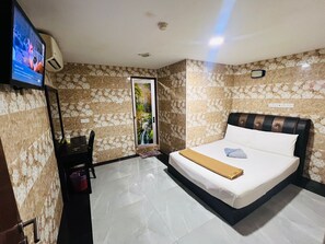 Double Room | Desk, free WiFi