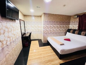 Double Room | Desk, free WiFi - Silver Sky Hotel (Batu Caves)
