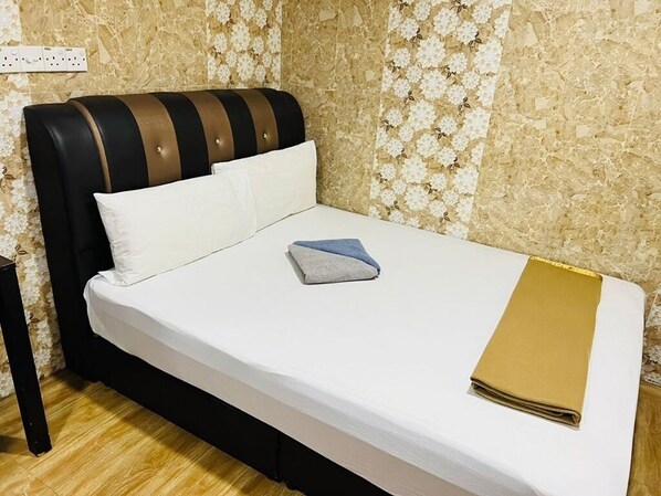 Double Room | Desk, free WiFi