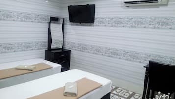 Double Room | Desk, free WiFi