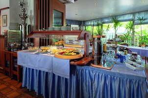 Desayuno buffet incluido todos los días 