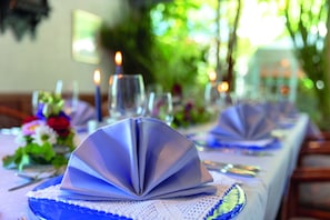 Breakfast and dinner served  - Hotel Grüner Sand (Bad Salzuflen)