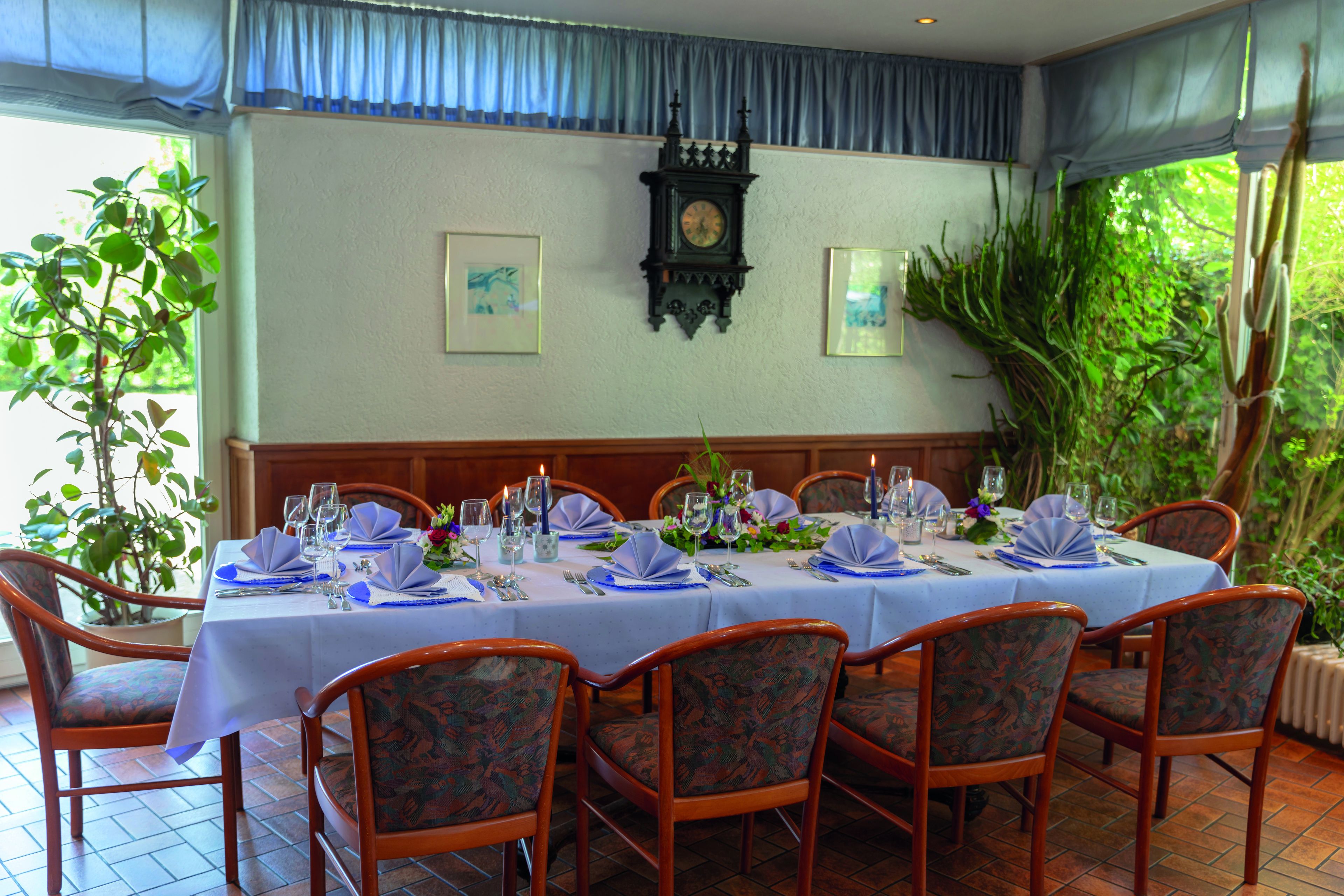 breakfast and dinner served, german cuisine