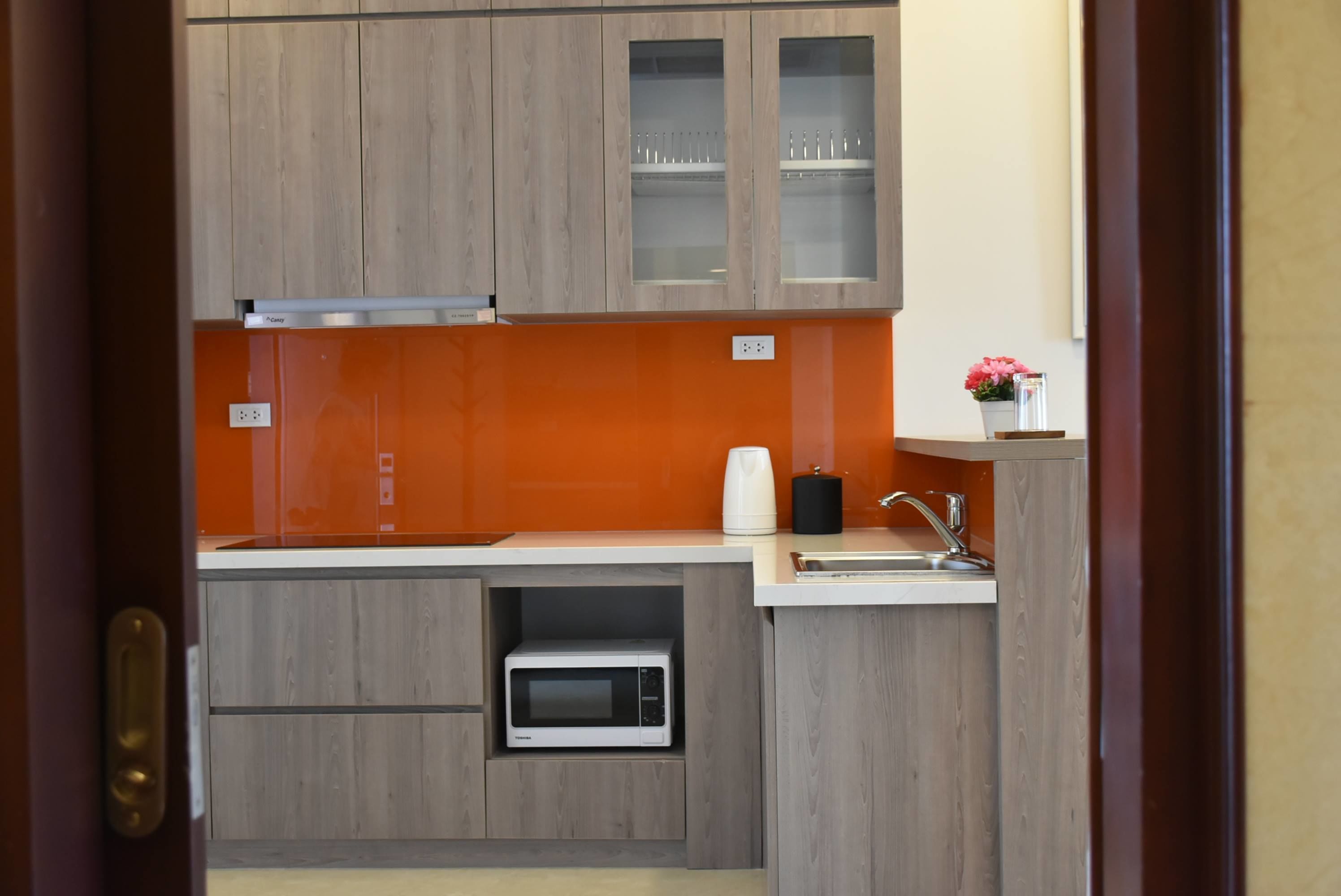 superior suite, 1 bedroom, park view | private kitchen | fridge