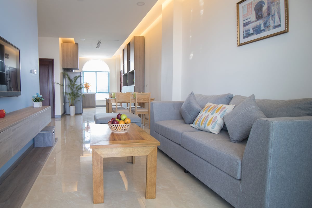 Premium Suite, 2 Bedrooms, Park View | Living room | 32-inch flat-screen TV with cable channels, TV
