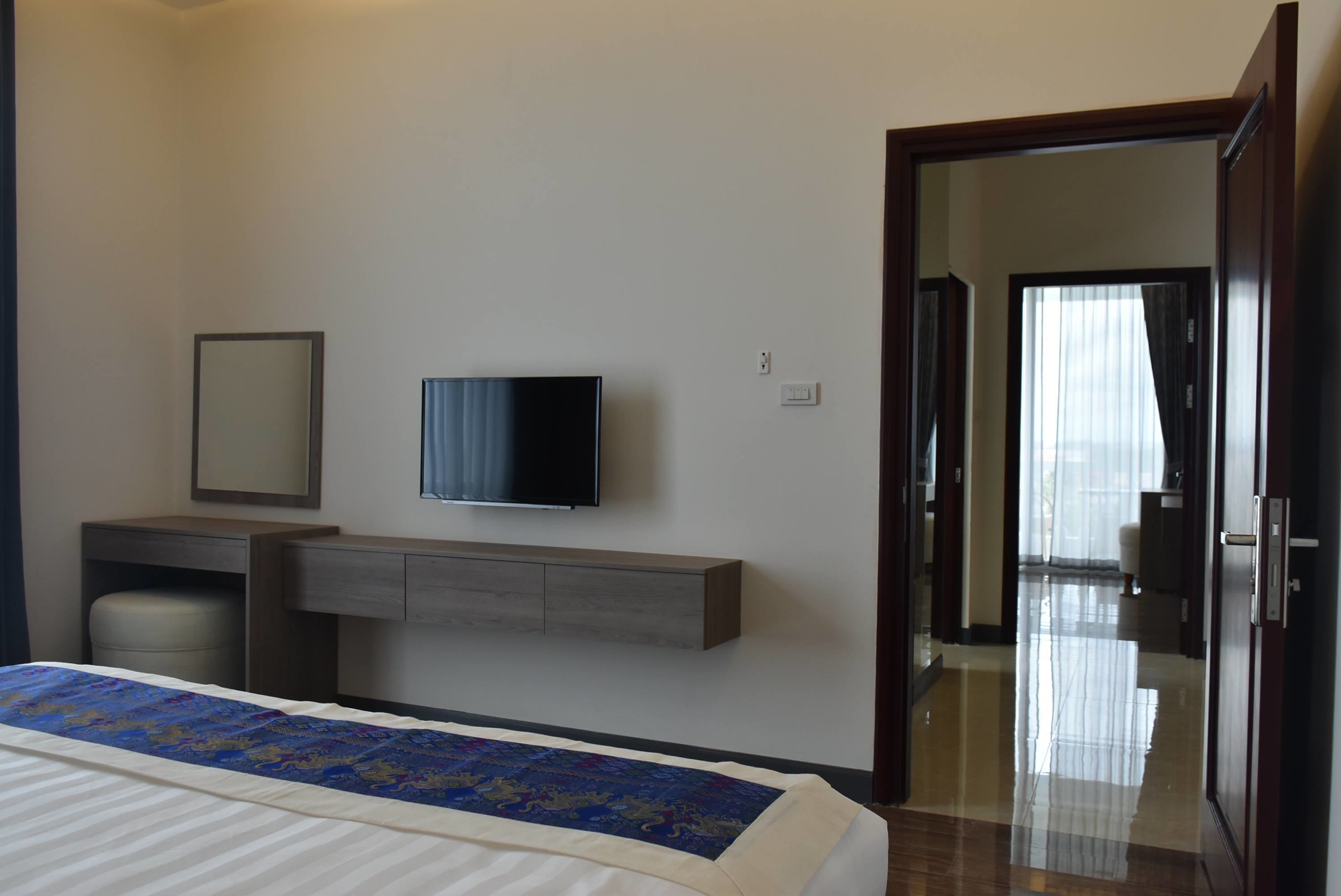 premium suite, 2 bedrooms, park view | in-room safe, blackout curtains, free wifi