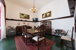 Daily buffet breakfast (EUR 5 per person) - Casa Cinzia (Las Palmas de Gran Canaria)