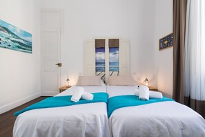 雙床房, 共用浴室, 城市景觀 | 書桌、遮光布/窗簾、熨斗/熨衣板、免費搖籃/嬰兒床