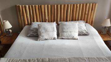 Kamar Double Comfort, 1 Tempat Tidur Queen | 1 kamar tidur dan didekorasi berbeda-beda