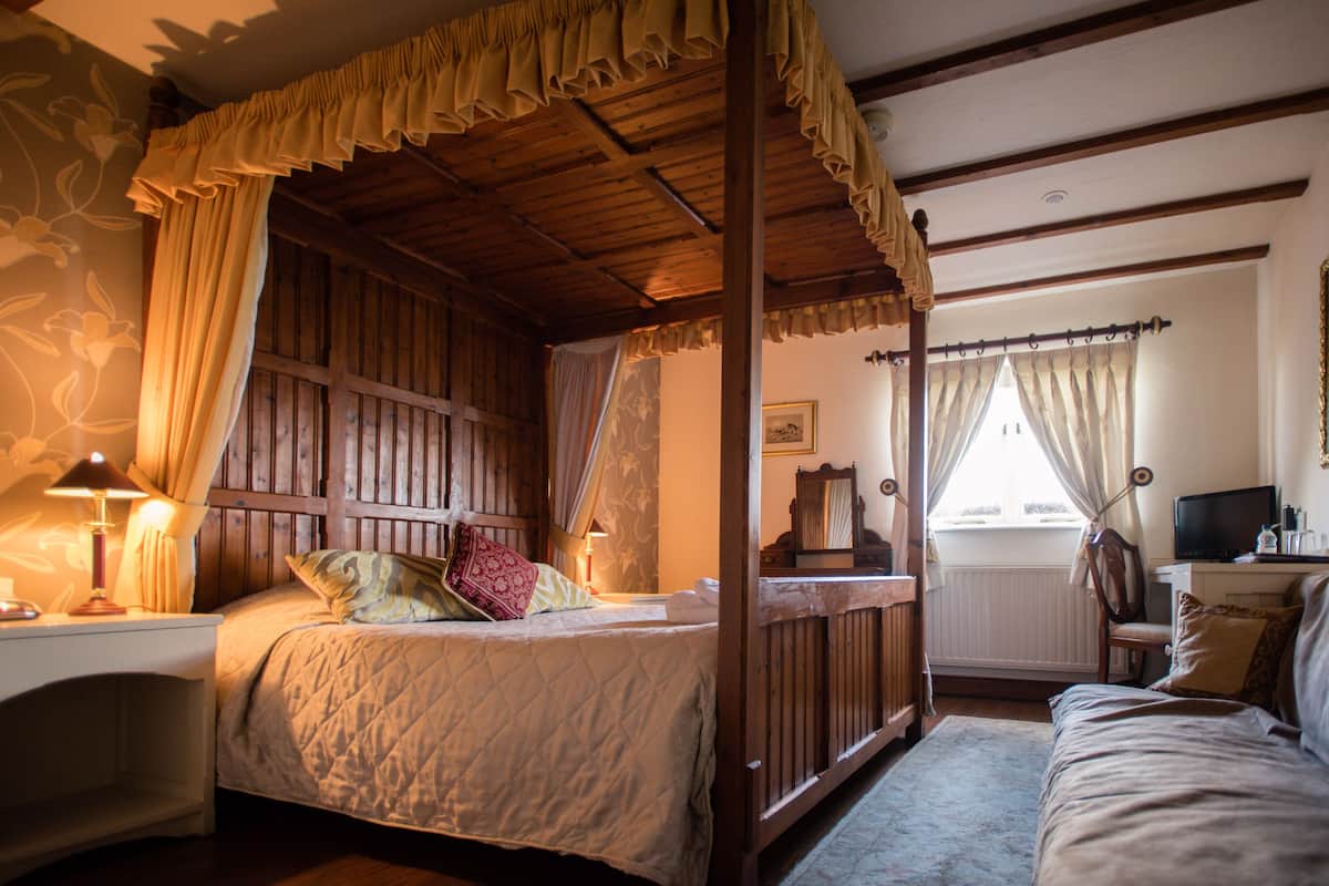 Double Room (Four Poster Bed) | Desk, blackout drapes, iron/ironing board, free WiFi
