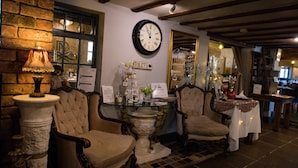 Lobby lounge - The Royal Arms (room only) (Nuneaton)