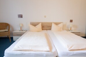 Classic Room, 1 Queen Bed, Non Smoking - Hotel Schlosshof (Dolgesheim)