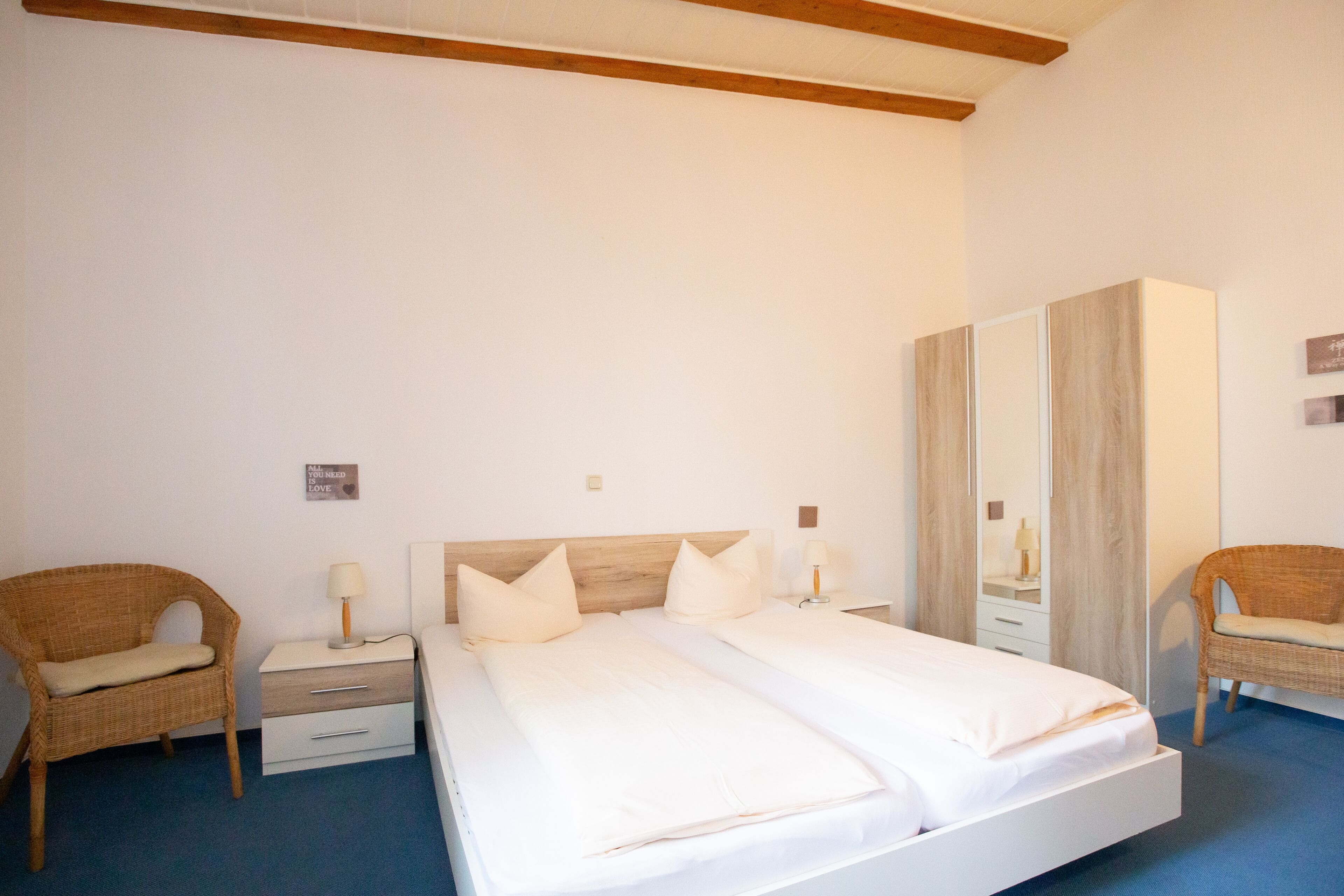 classic room, 1 queen bed, non smoking | 2 bedrooms, individually furnished, desk, free wifi