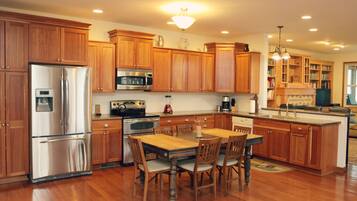 House, 5 Bedrooms, Beachfront | Private kitchen | Fridge, microwave, coffee/tea maker