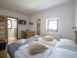 Double Room | Desk, free WiFi, bed sheets - Berghi Hotel and Apartments (Kranjska Gora)
