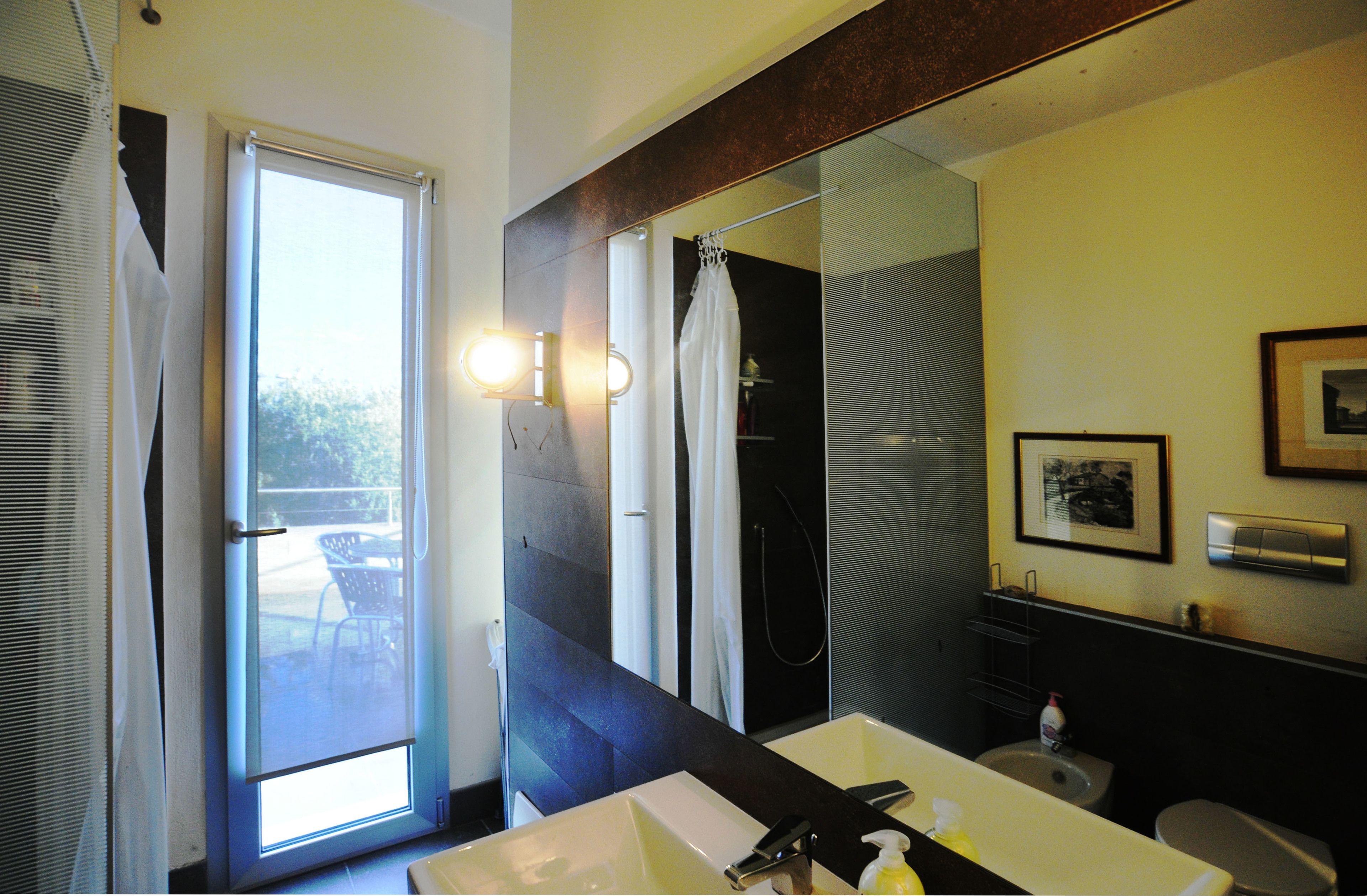 Camera Comfort, terrazzo, vista mare | Bagno | Doccia, soffione a pioggia, set di cortesia gratuito, asciugacapelli
