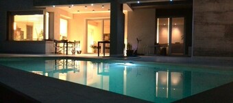 Art House Margine Rosso