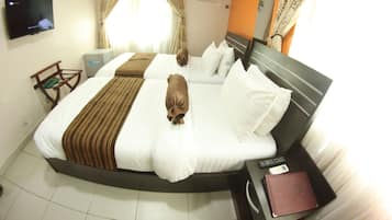 Twin Room, 2 Single Beds, Ensuite | Premium bedding, in-room safe, desk, soundproofing