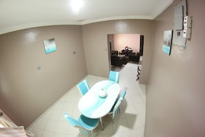 Business Suite, 1 Bedroom, Ensuite | In-room dining - Celia's Suites (Abeokuta)