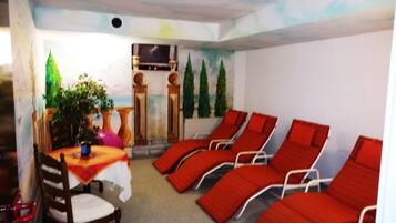 Sauna, hot tub, steam room, hot stone massages, Thai massages, massages