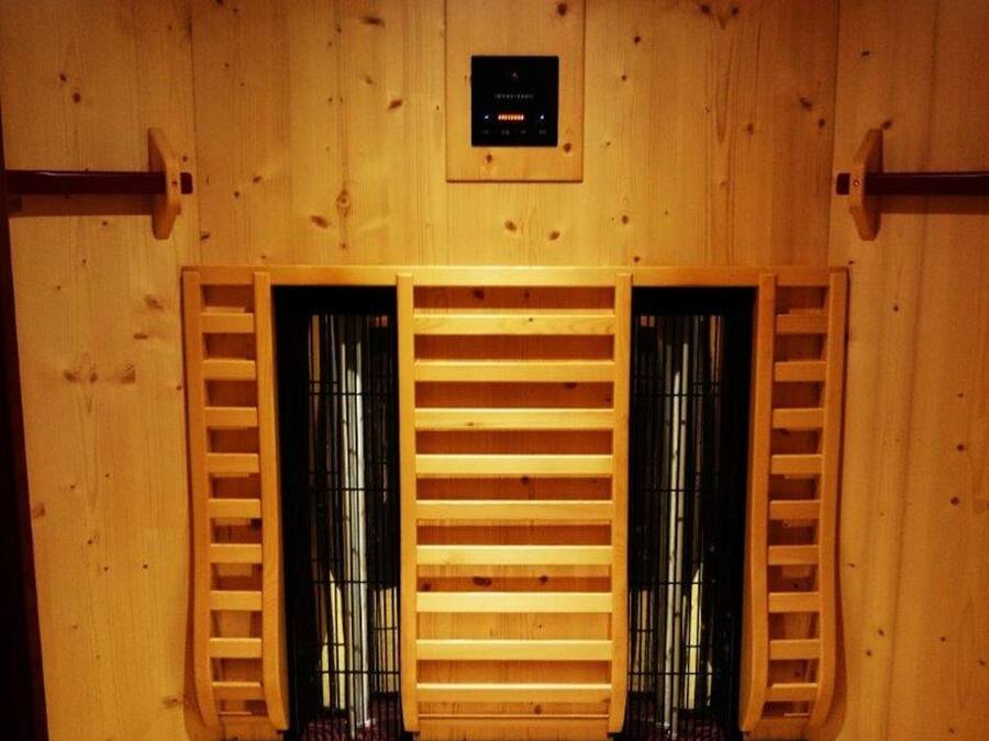 Sauna, bain Ă remous, hammam, massages aux pierres chaudes