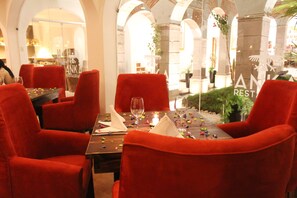 Dagelijks ontbijtbuffet inbegrepen