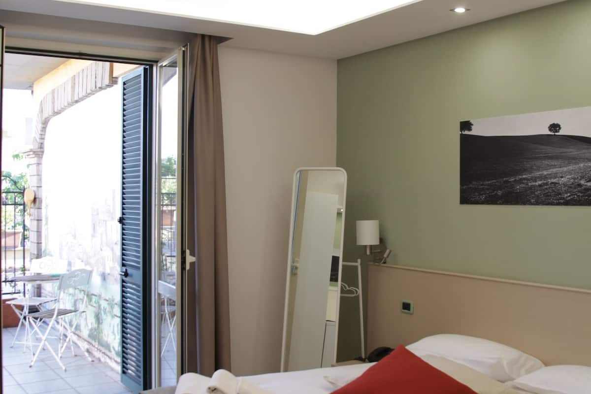 Quarto casal ou duplo | Frigobar, cofres nos quartos, escrivaninha