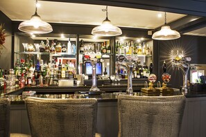 Serves lunch and dinner - The Boars Head Hotel (Ashbourne)