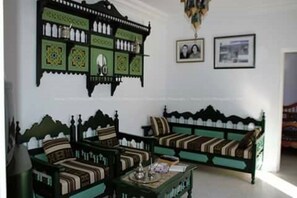 Siddeområde i lobbyen